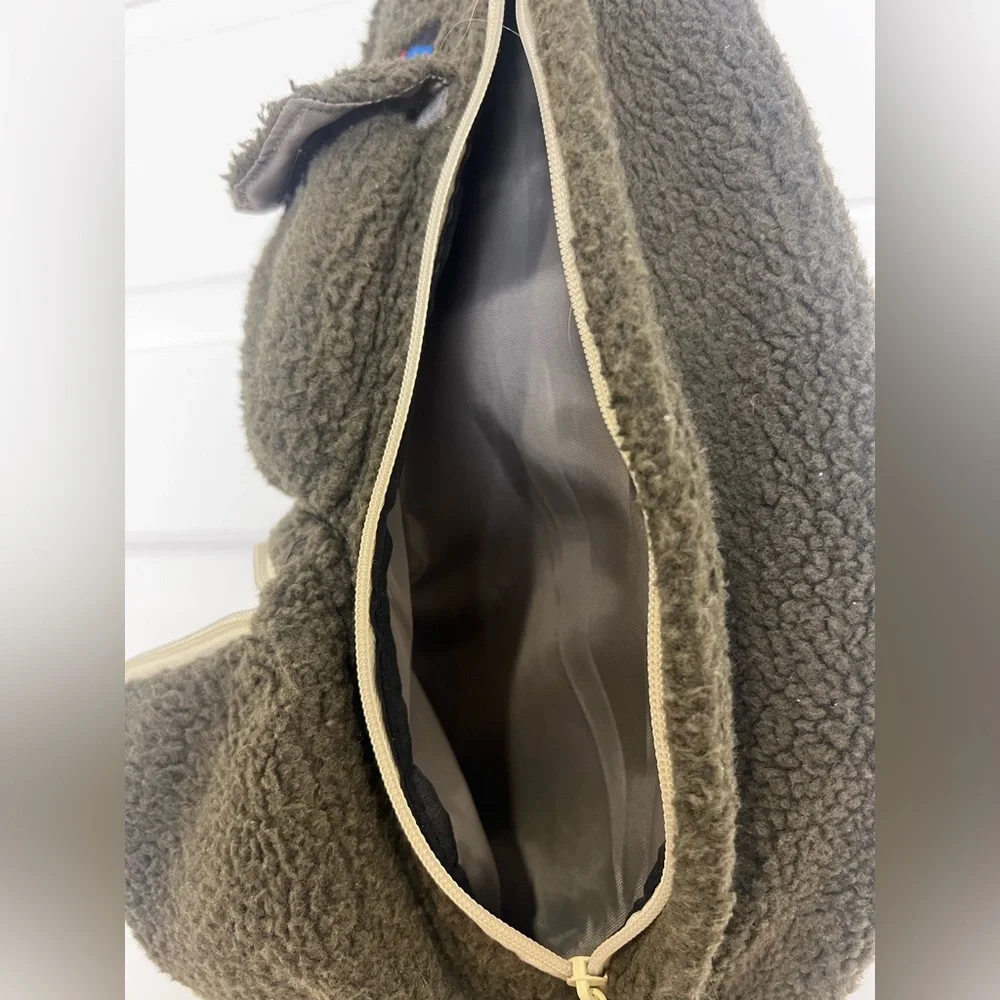 Kavu Fuzzy Rope Sling Crossbody Military‎ Green Zipper Outdoor Hiking Travel